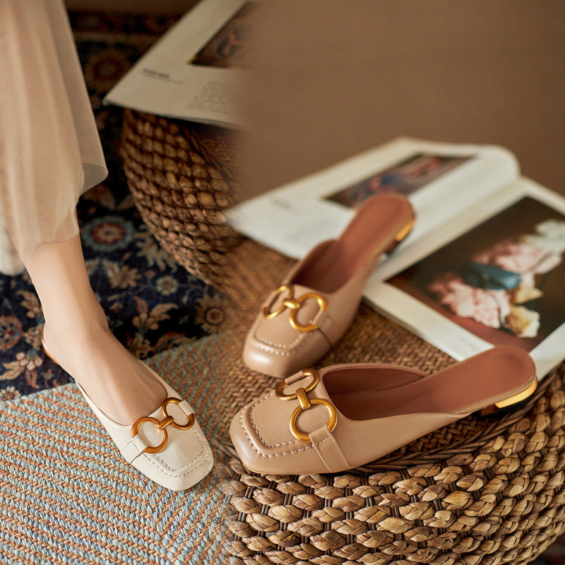 Dorea – Elegant loafers med guldigt detalj