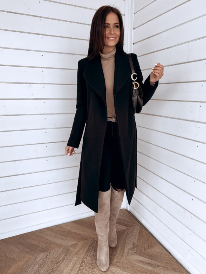 Elina – Timeless coat in an elegant silhouette