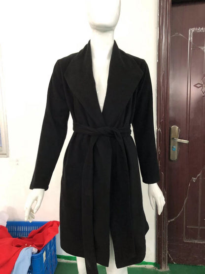 Elina – Timeless coat in an elegant silhouette