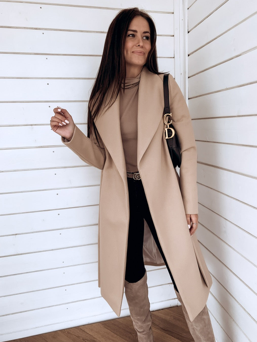 Elina – Timeless coat in an elegant silhouette