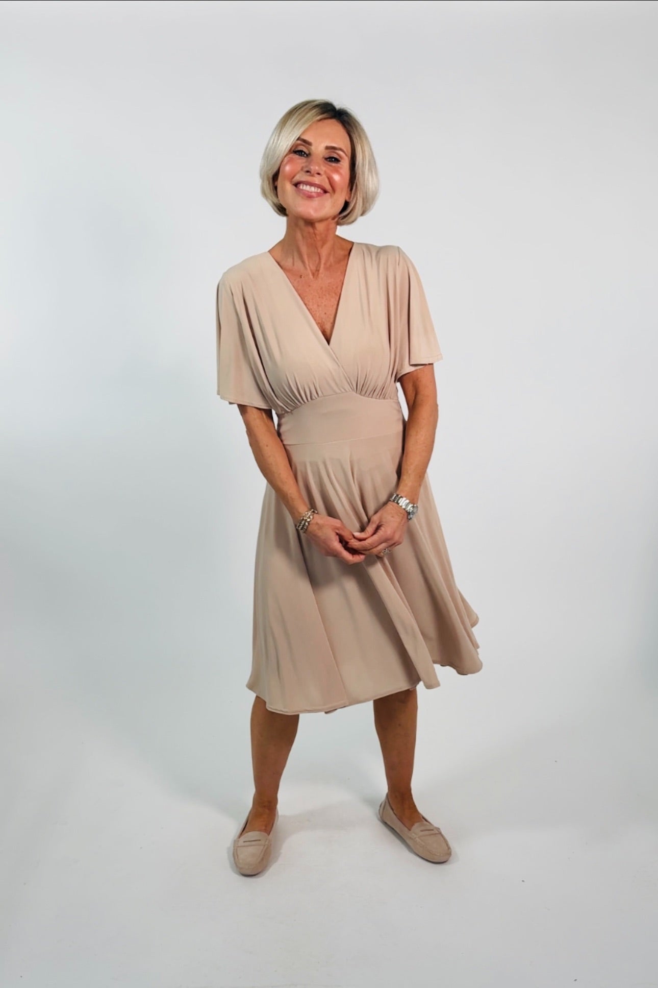 Signe – Elegant klänning med feminin och tidlös känsla