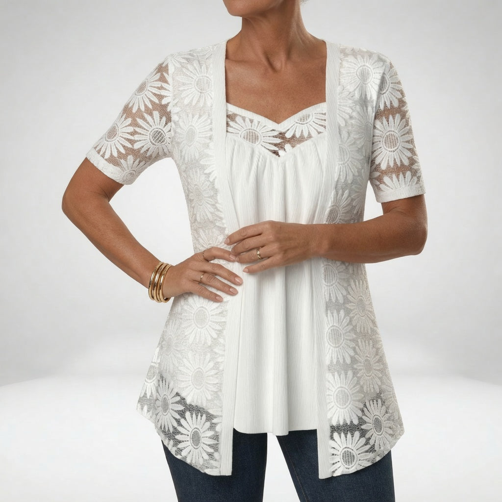 Aurelisse – Elegant top with romantic lace details