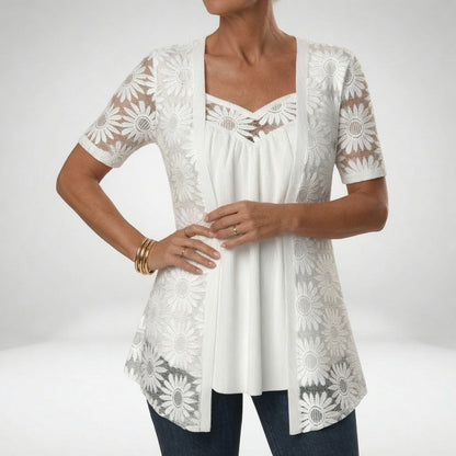 Aurelisse – Elegant top with romantic lace details