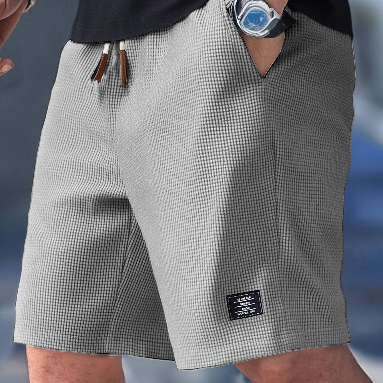 Mats – Airy shorts with a modern texture