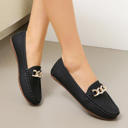 Nadja – Comfortable loafer with refined detail