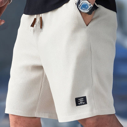 Mats – Airy shorts with a modern texture