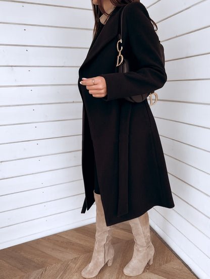 Elina – Timeless coat in an elegant silhouette