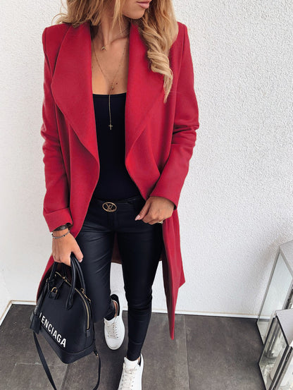 Elina – Timeless coat in an elegant silhouette