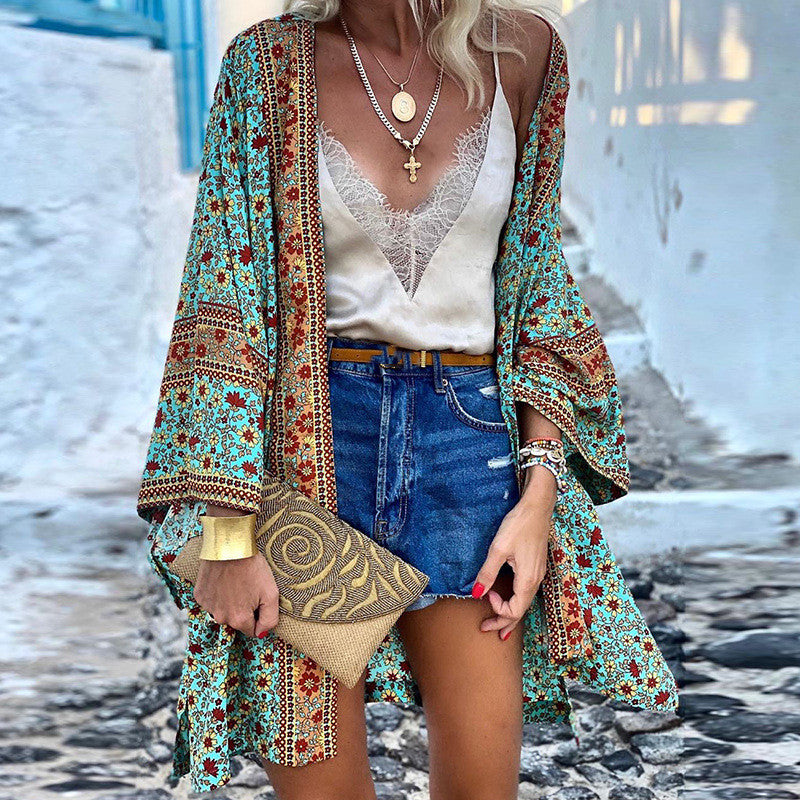 Solara – Lightweight kimono with a colorful bohemian pattern