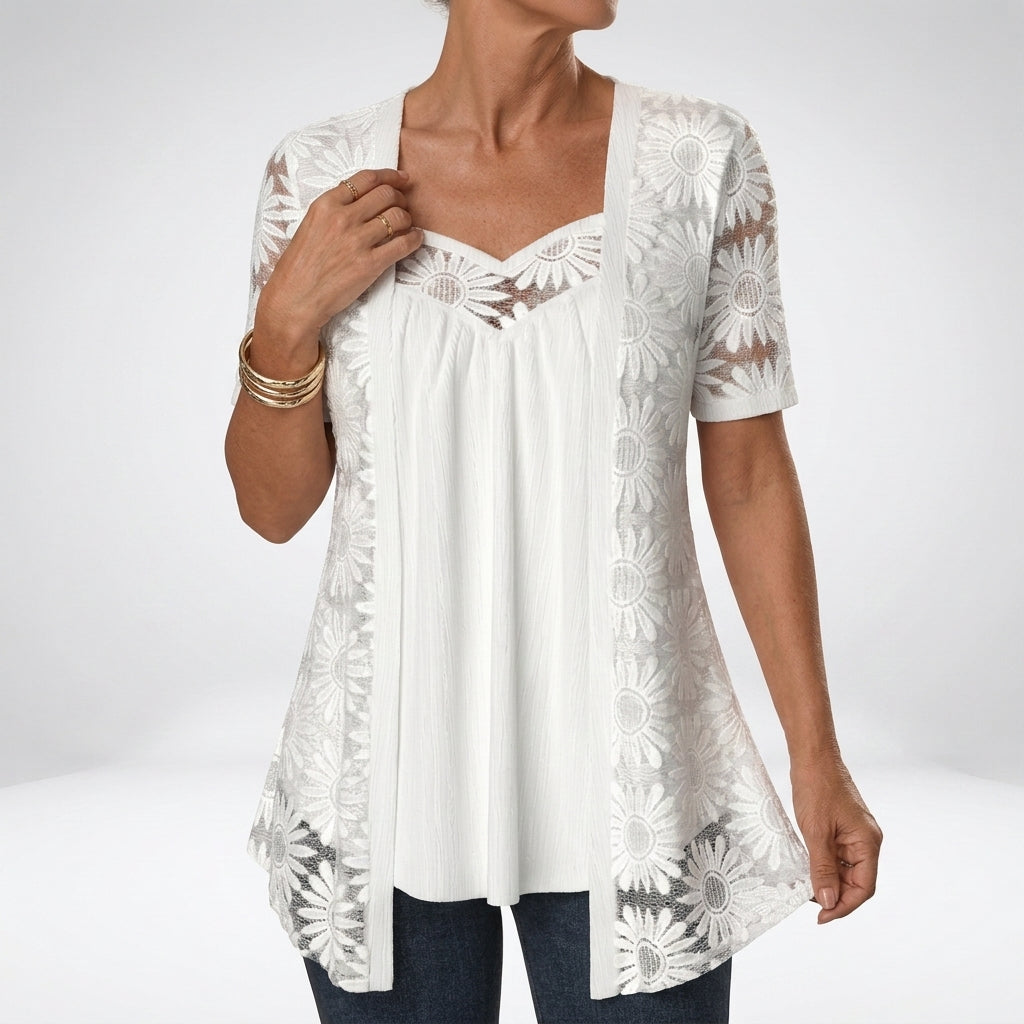 Aurelisse – Elegant top with romantic lace details