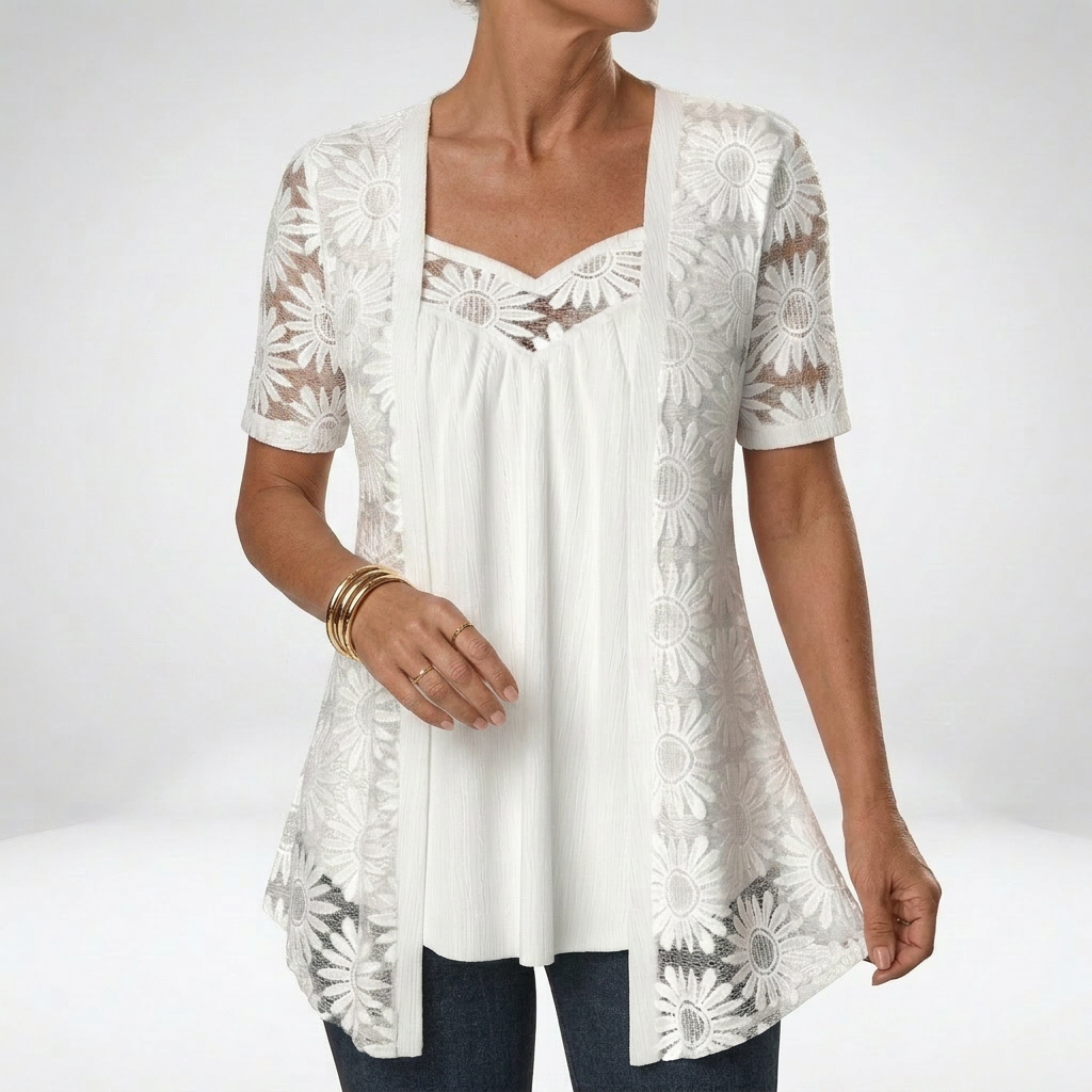 Aurelisse – Elegant top with romantic lace details