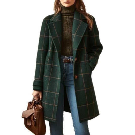 Astrid - Checked coat with a timeless feel