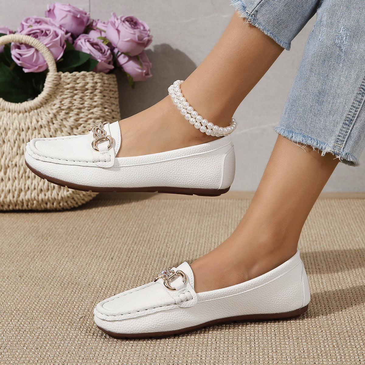 Nadja – Comfortable loafer with refined detail