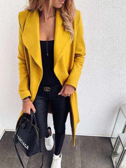 Elina – Timeless coat in an elegant silhouette