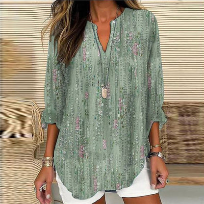 Kirel – Light blouse with a soft pattern