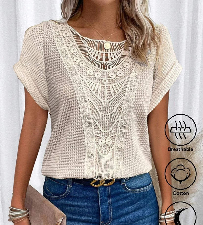Hedvig – Top with beautiful relief and decorative detail