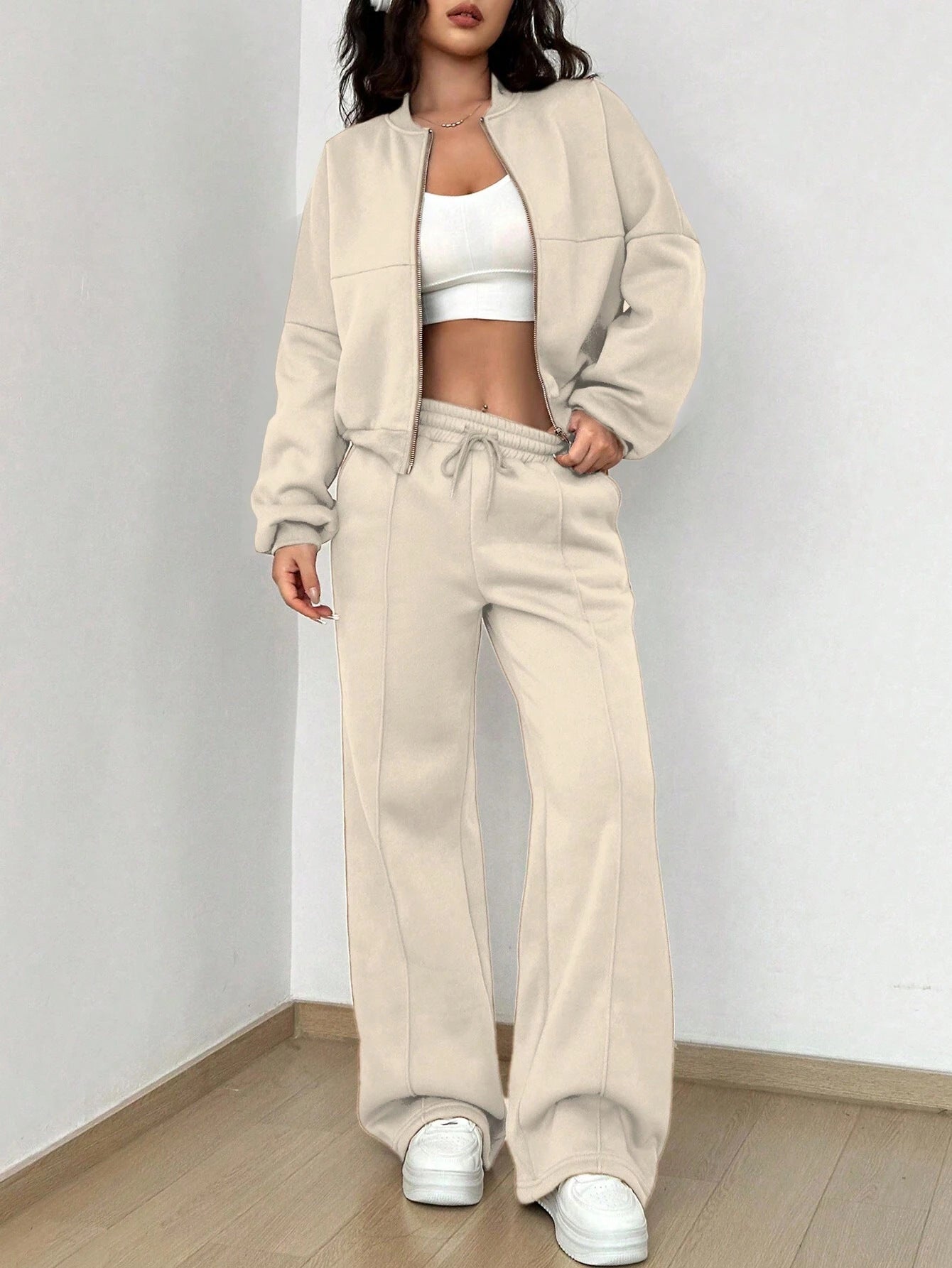 Ayla - Comfortable 2-piece set for a modern style
