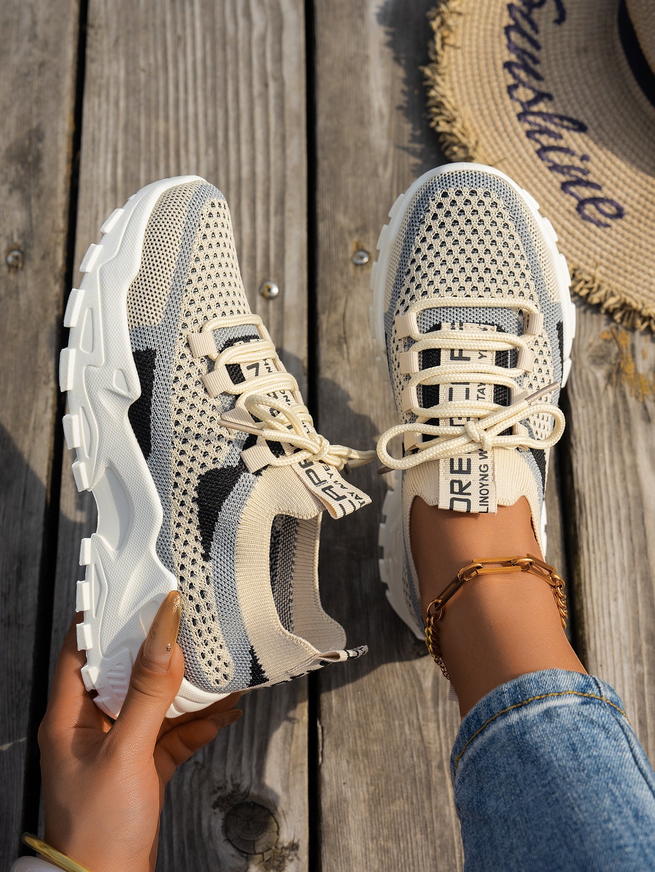 Beige black white / 43