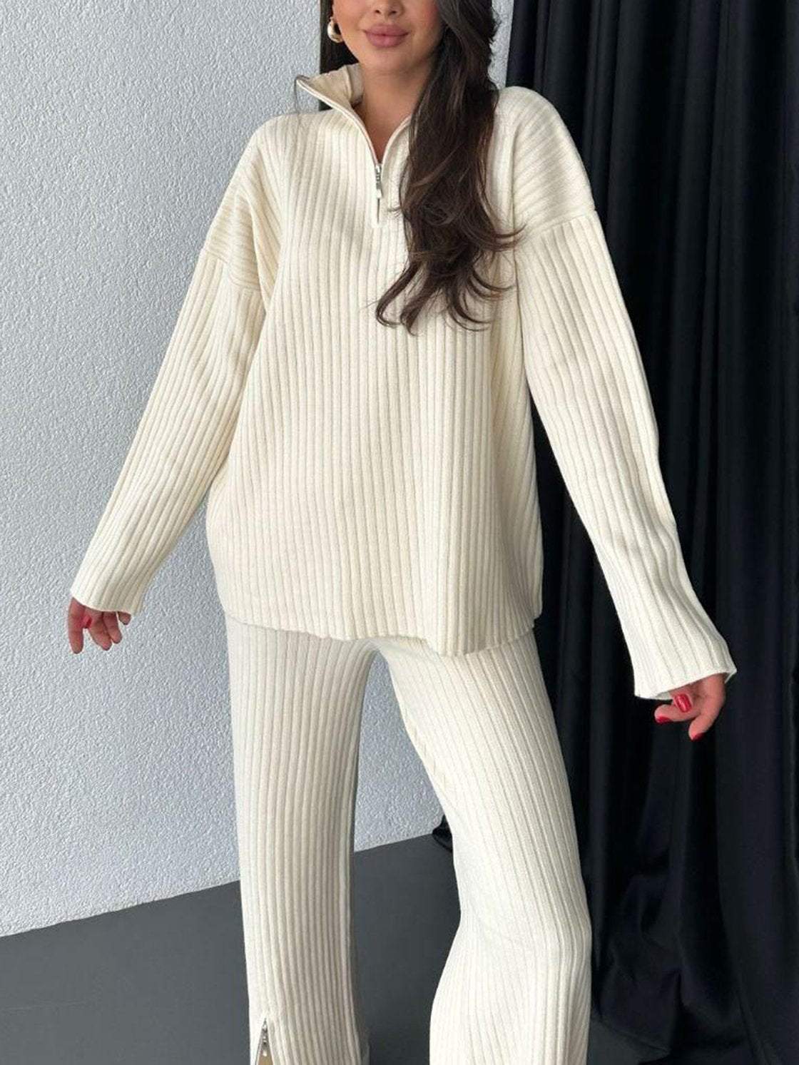 Livia - Bekvämt ribbstickat set för en stilren look