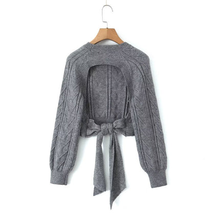 Elise - Stickad cropped tröja med knytdetalj