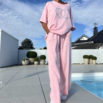 Elin – Relaxed set in soft and modern style