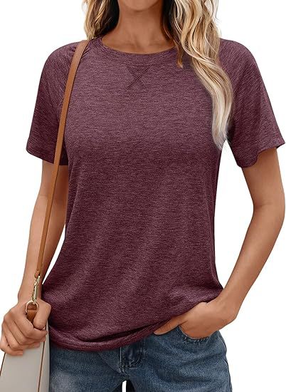 Saelin – Minimalist base top with soft texture