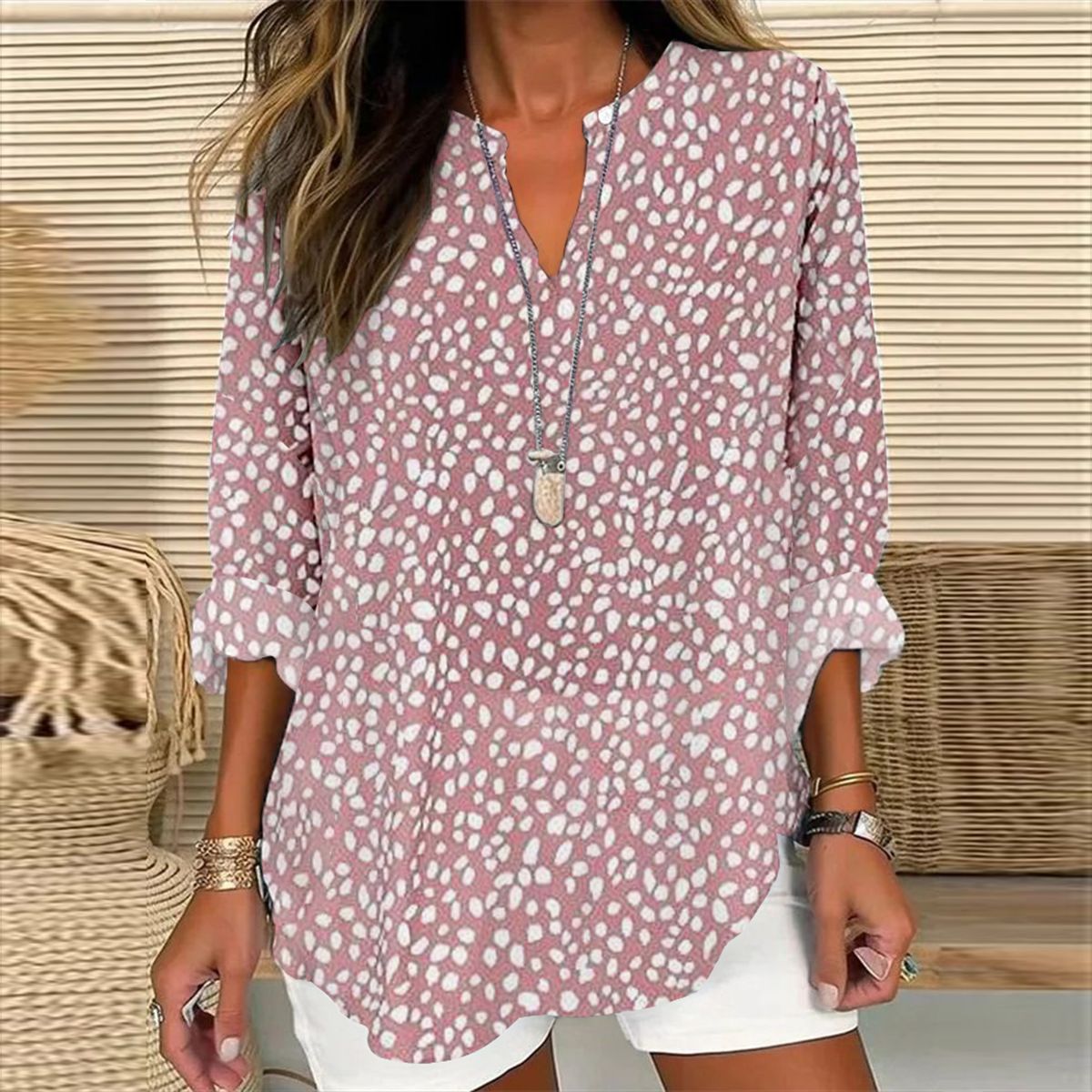 Kirel – Light blouse with a soft pattern