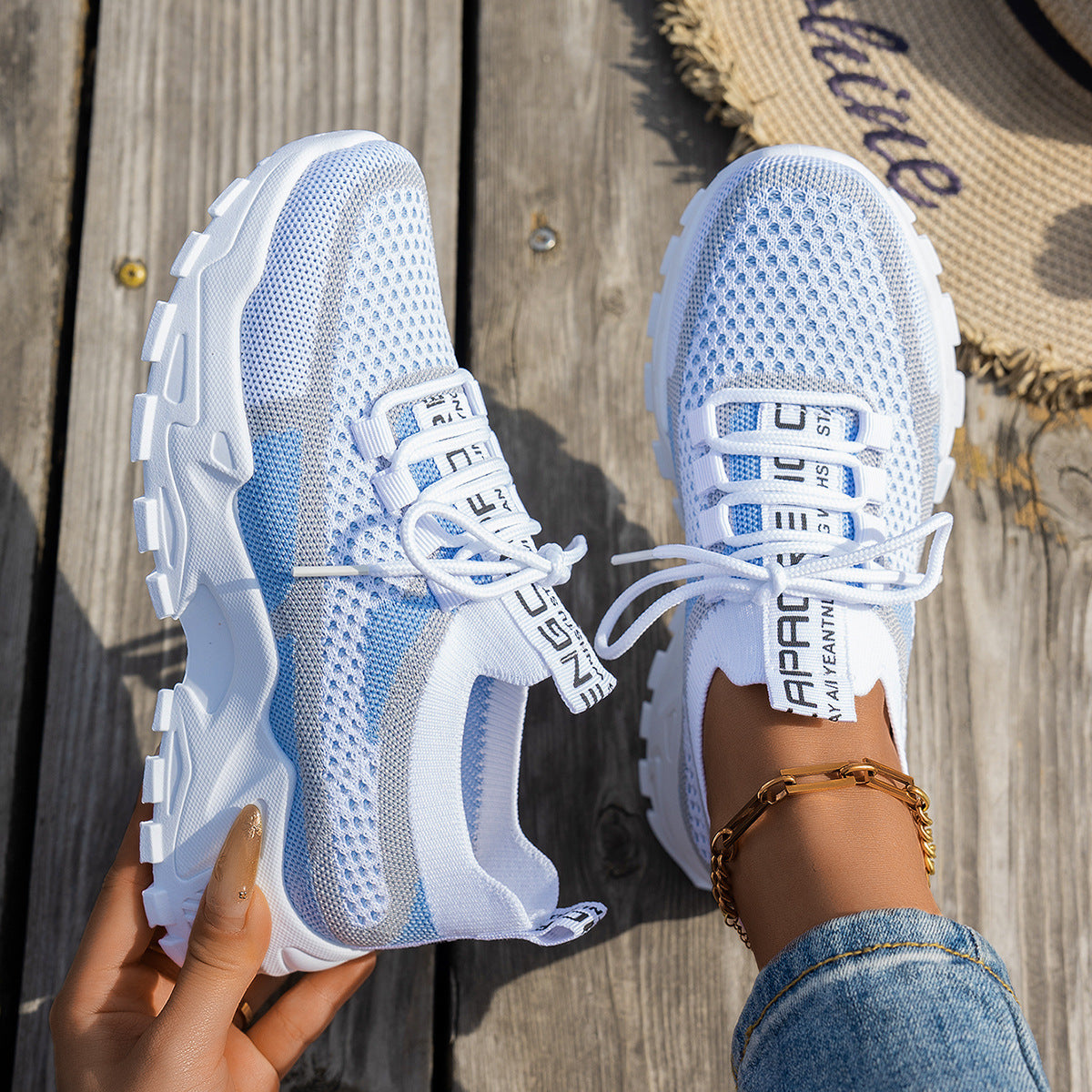 Elira – Lightweight sneakers for everyday wear and activity