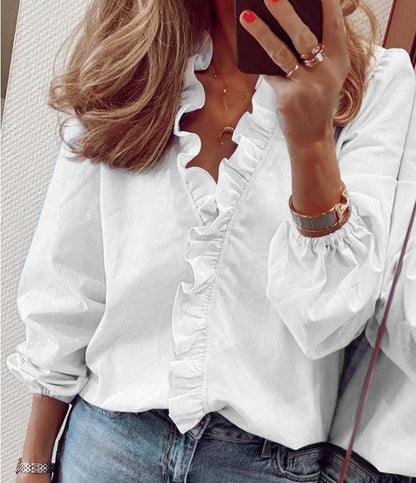 Tindra – Light blouse with soft ruffles