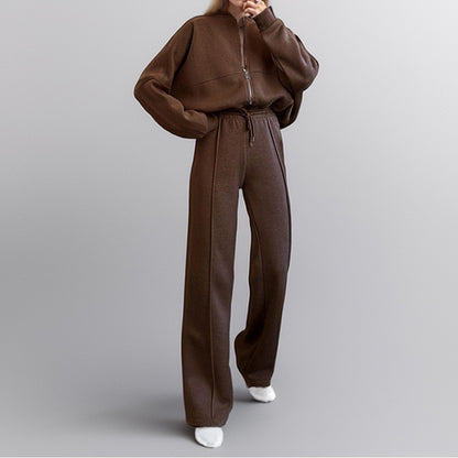 Ayla - Comfortable 2-piece set for a modern style