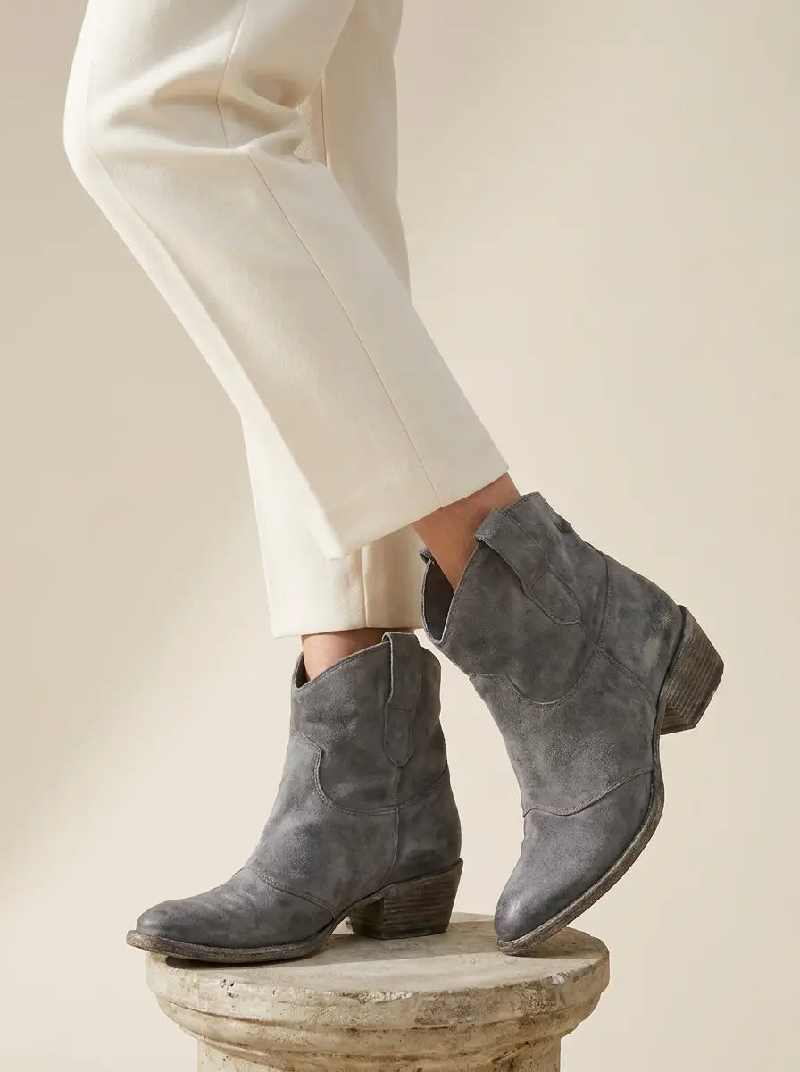 Grey / 41