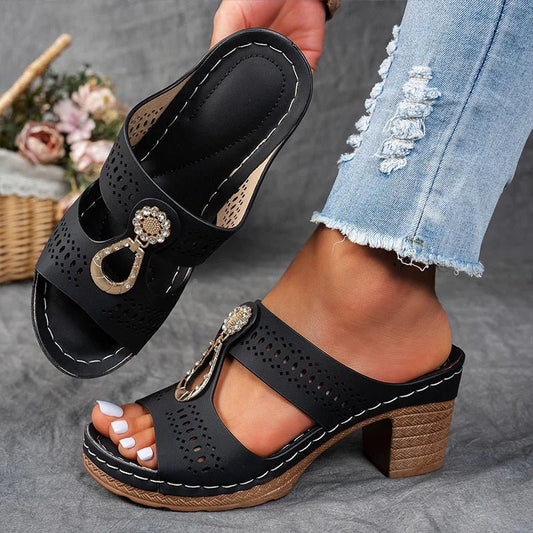 Xamira – Elegant Sandals with a Comfortable Heel