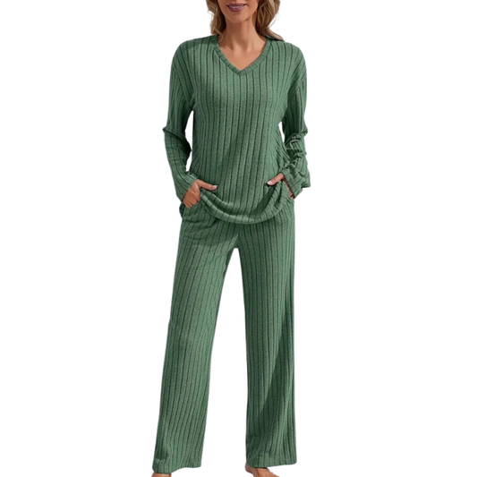 Mira - Comfortable set in soft ribbed knit